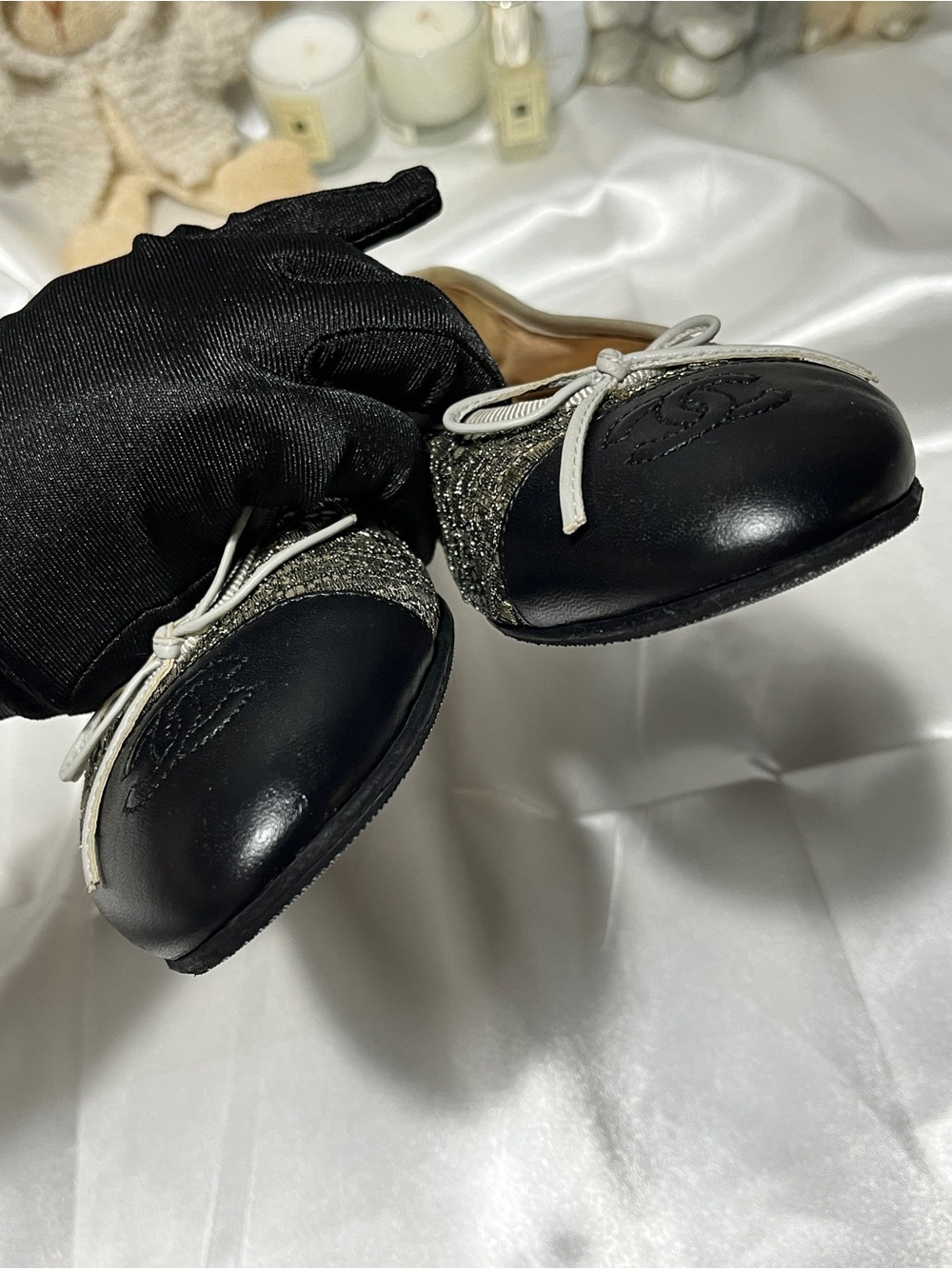 CHANEL Black Cap-Toe Tweed Ballet Flats with Gray Trim - Picture 2 of 10
